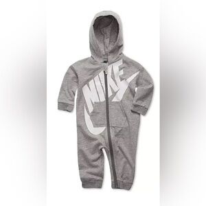 Baby Nike hooded coverall (6m)